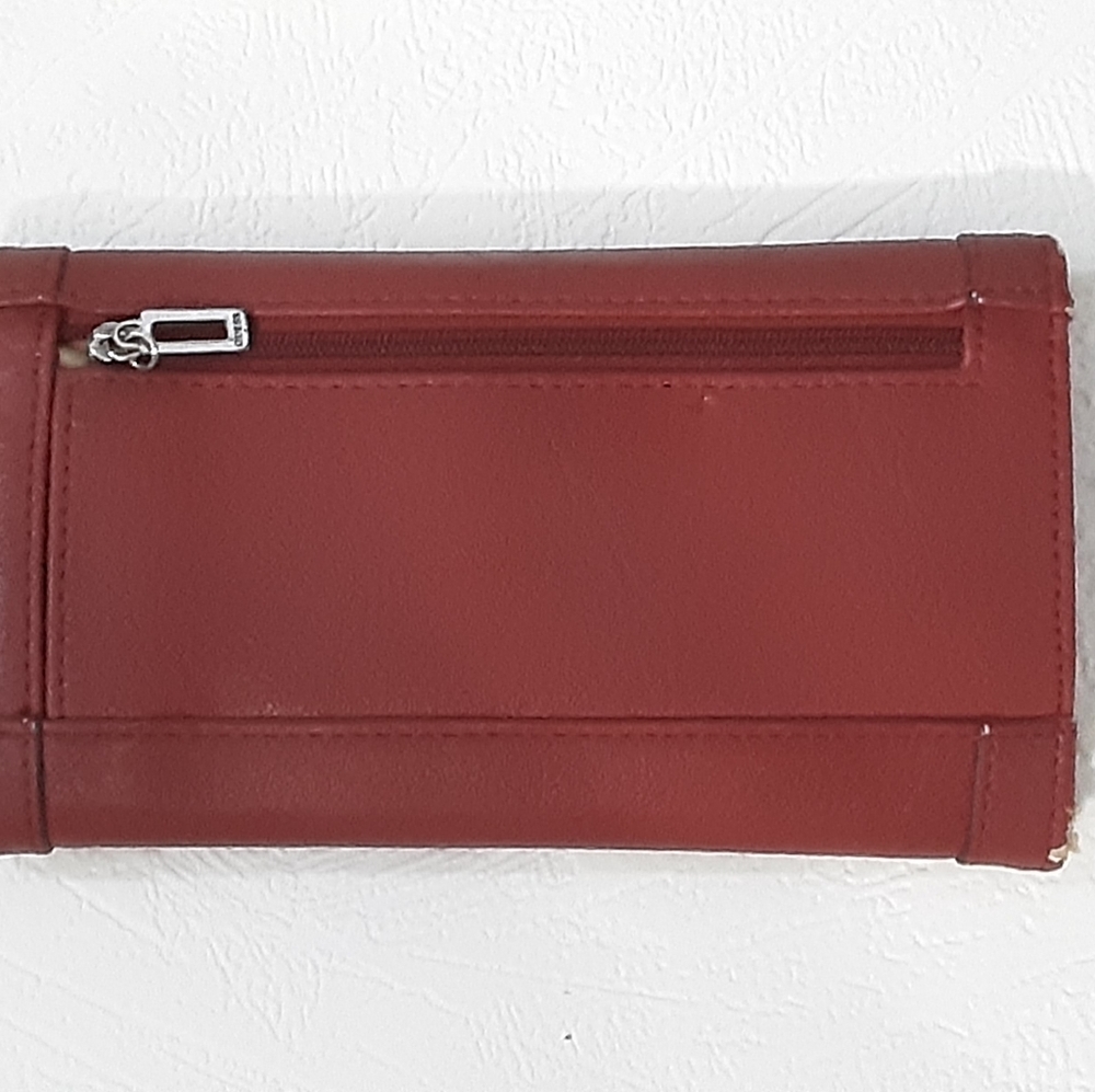 Guess Wallet - Picture 2 of 5